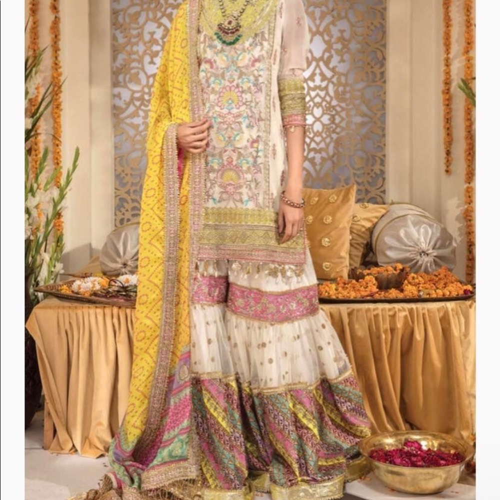 Anya Kiran Choudhary dress